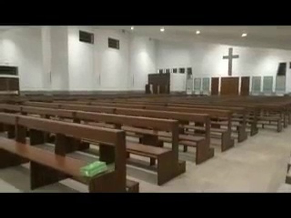 MOISE KATUMBI CHAPWE CONSTRUIT LA PLUS BELLE CHAPELLE DE LA RDC ET L'OFFRE A L'EGLISE