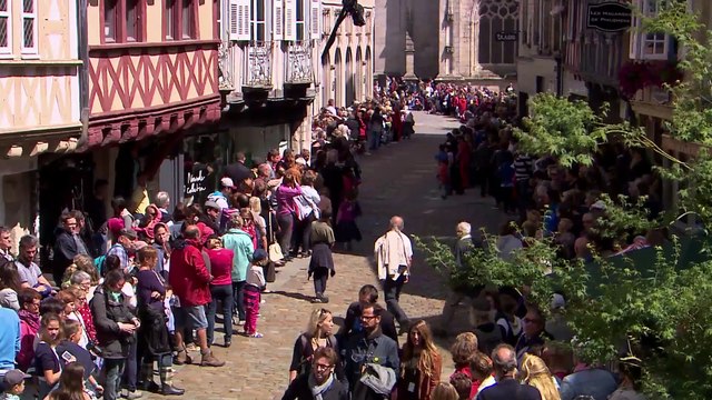 Défilé en Fête en direct du Festival de Cornouaille le 26 juillet 2015 (REPLAY) (2015-07-26 15:06:36 - 2015-07-26 16:57:00)