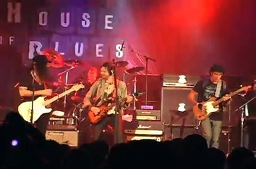 George Lynch Paul Gilbert Richie Kotzen - Snortin Whiskey.mov