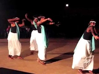 Ndere Troupe (cattle-keeper tribes dance)