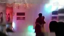 Shahid Kapoor and his Wife Meera Rajput KISSING On their Wedding Night - Video VideoWorld.pk