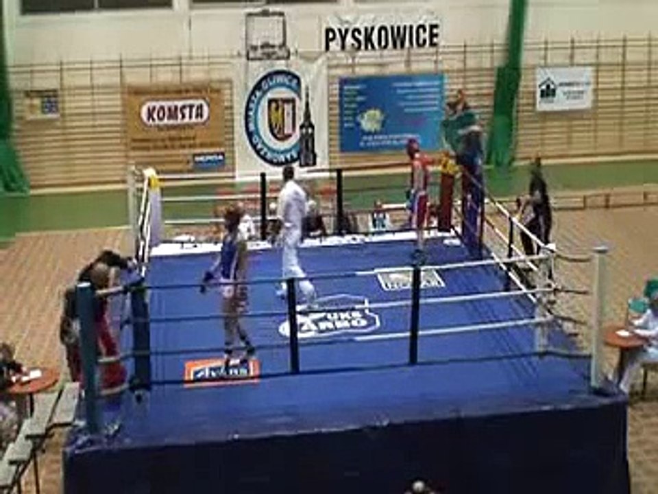 Women boxing in Poland