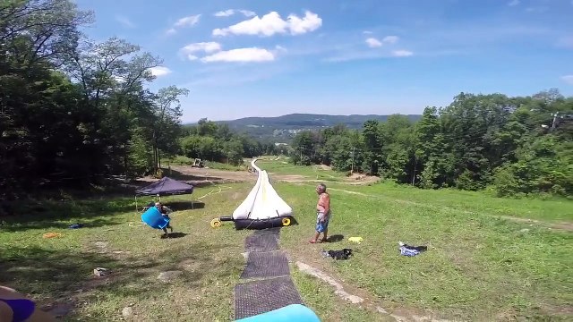 Record Un toboggan aquatique géant de 600 mètres