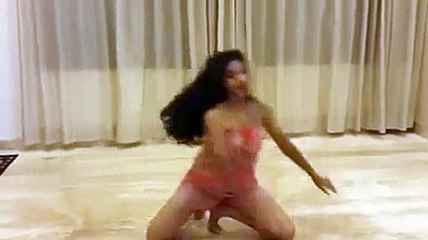 kamle song wit dise girls dance