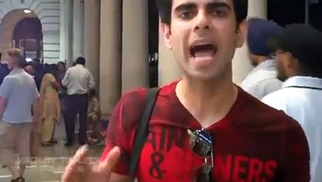 Indian Girls Lift Prank..... In this video you can see that indian girls do lift prank with boys