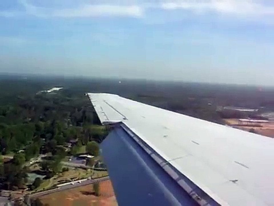 AirTran 717 landing in Atlanta