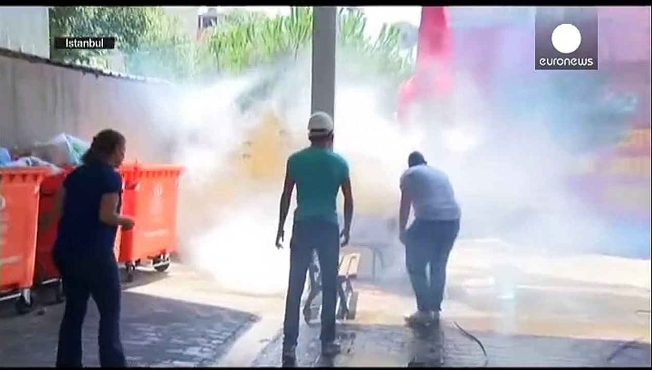 Tension in Turkey amid anger over airstrikes on Kurds and mass arrests