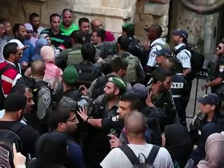 Heurts à Jérusalem, la police israélienne entre dans la mosquée d'Al-Aqsa