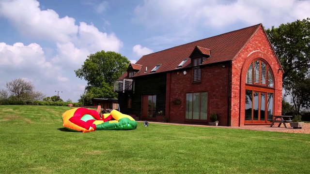 Bouncy Castle Fun | Bounce With BeBop Inflatable Bouncy Castles & Water Slides