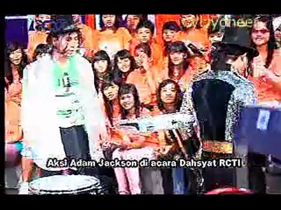 Olga saputra, Raffi ahmad dan Luna Maya berdansa michael jackson