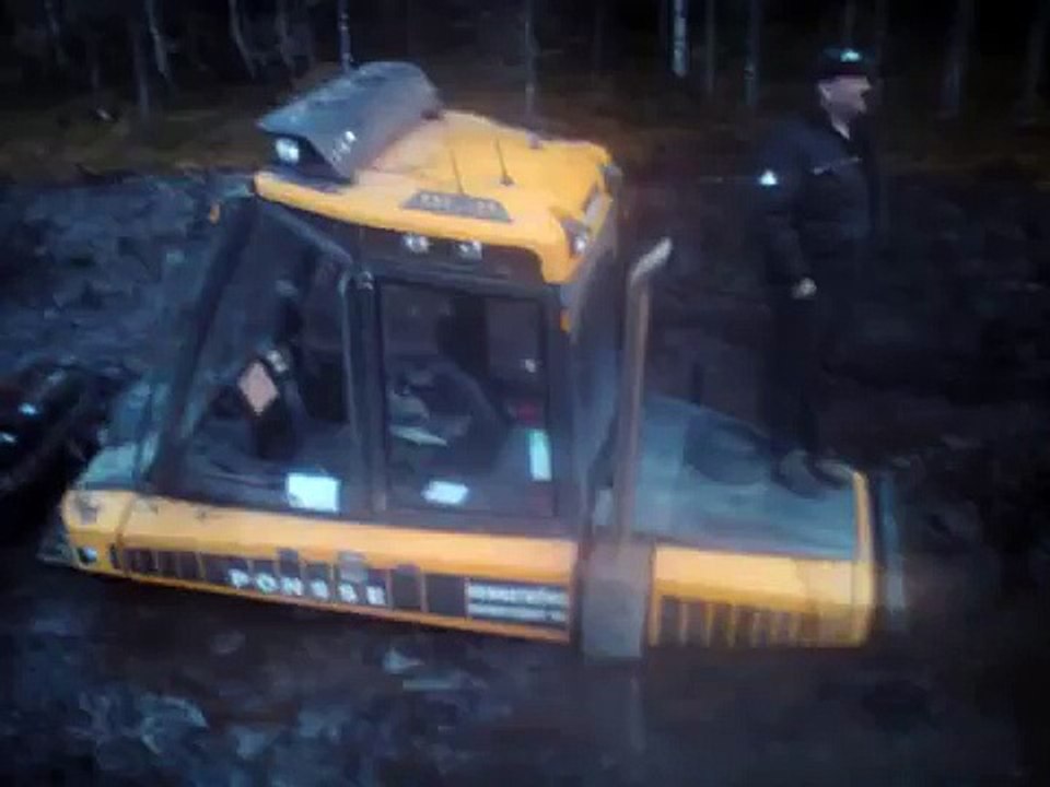 Ponsse Buffalo Dual fastkörning in the mud