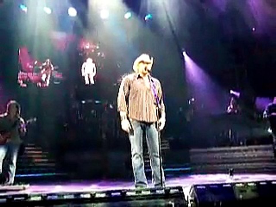 Toby Keith - American Soldier - Live!