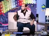 شاعر شعبي مصري يمسح  بالمجرم بشار الاسد الارض