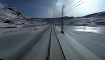 Вид из кабины скоростного поезда.