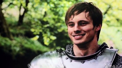 Arthur/Merlin - {Looked up at the sky, saw the sun}