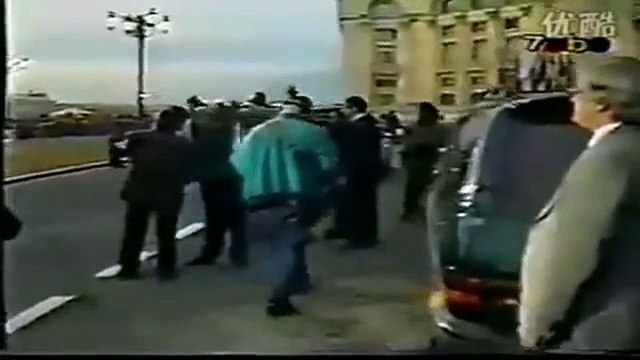 MICHAEL JACKSON MEETS HIS FANS - BUCHAREST 1996 (RARE)