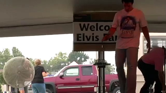 Leo Days sings 'WASHED MY HAND IN MUDDY WATER' at Elvis Week 2006