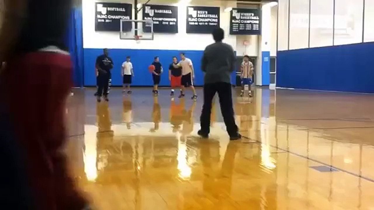 ［神業］ドッジボールの試合で飛び出したスーパープレイ！！