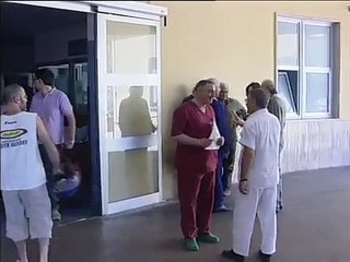 Download Video: Napoli - Bassolino ricoverato in ospedale ma non è in gravi condizioni (05.07.12)