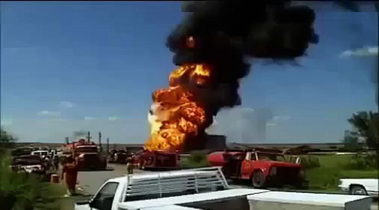 Destroyed in Seconds - Various destroyed by train, Helicopter, Buildings, and so