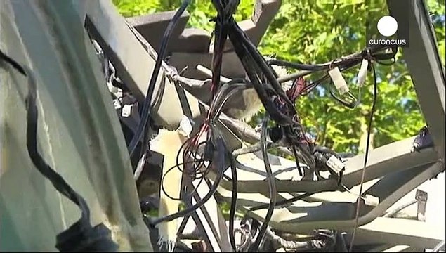 Okul otobüsü alt geçitte sıkıştı: 30 yaralı