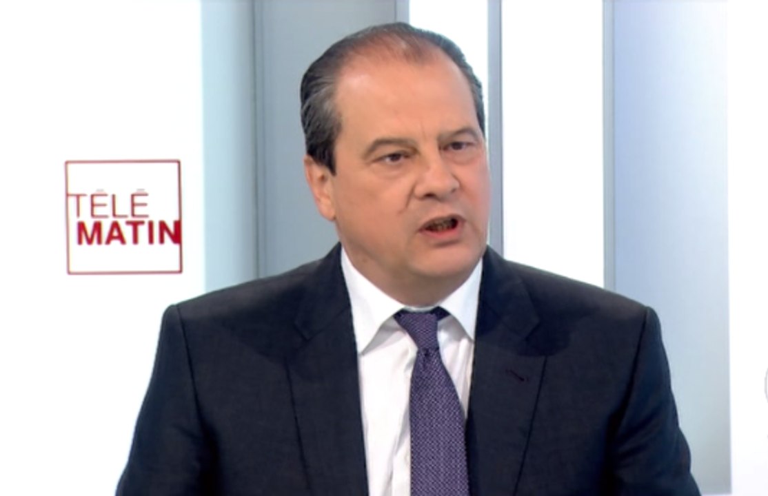 Cambadélis : «Nous allons commencer à baisser les impôts»