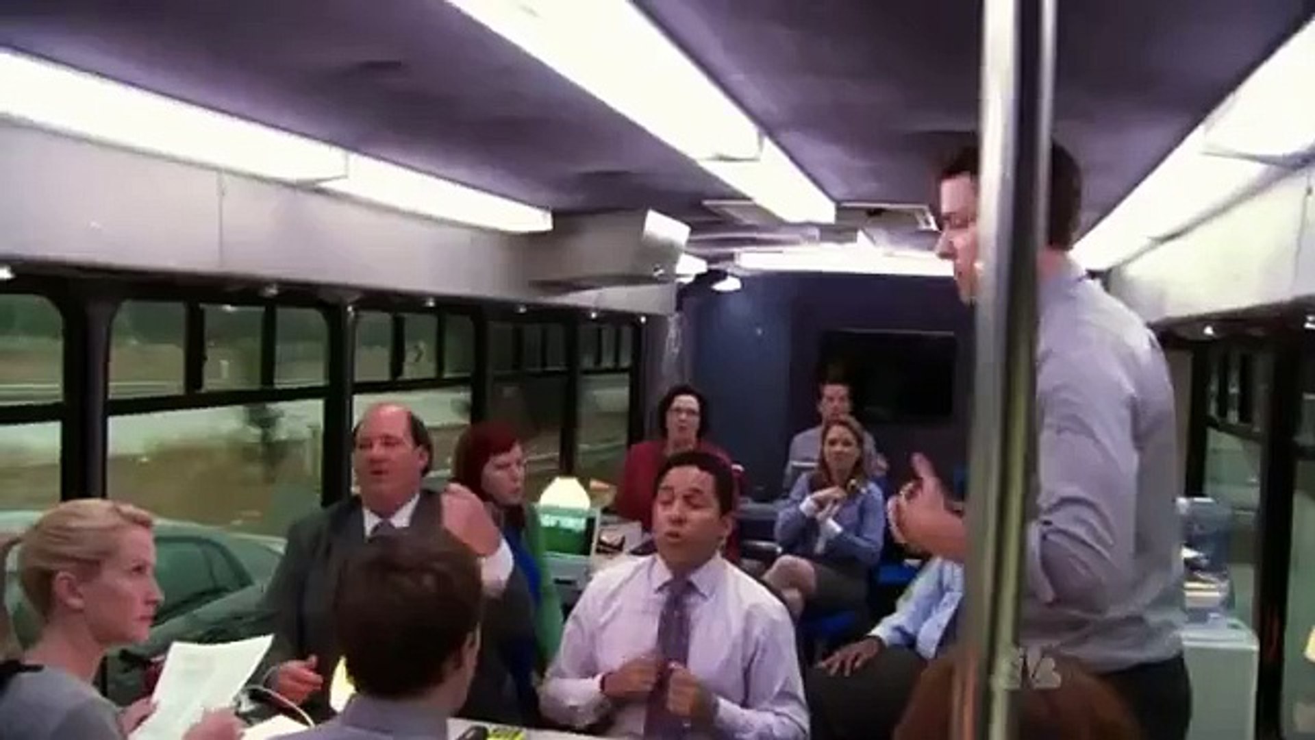 How do you go to school. She goes work bus. Японские девушки в общественном транспорте. She goes work bus. Японская девушка в маршрутке.