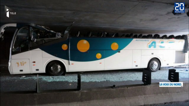 Spectaculaire accident d'un car espagnol près de Lille