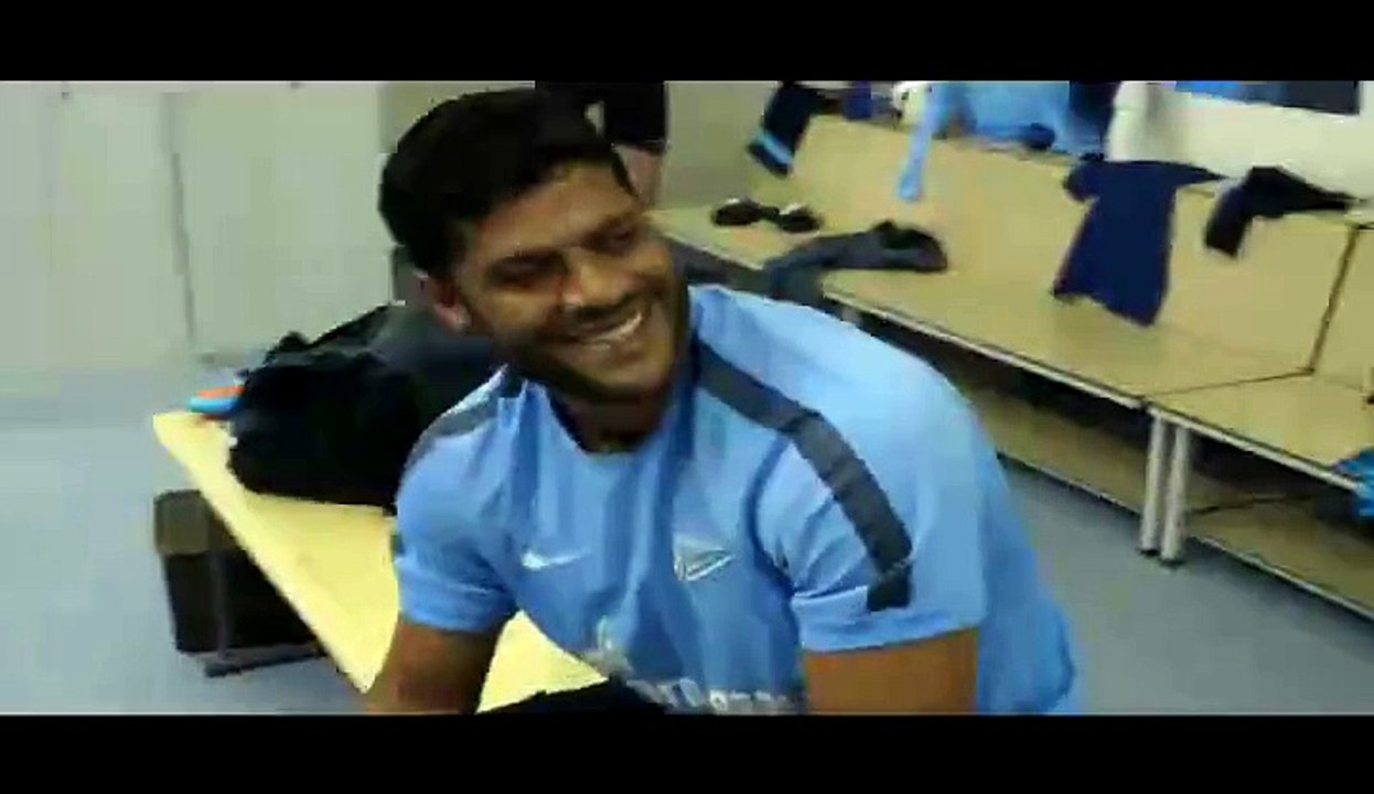 Hulk doğum günü pastasını üfleyince...