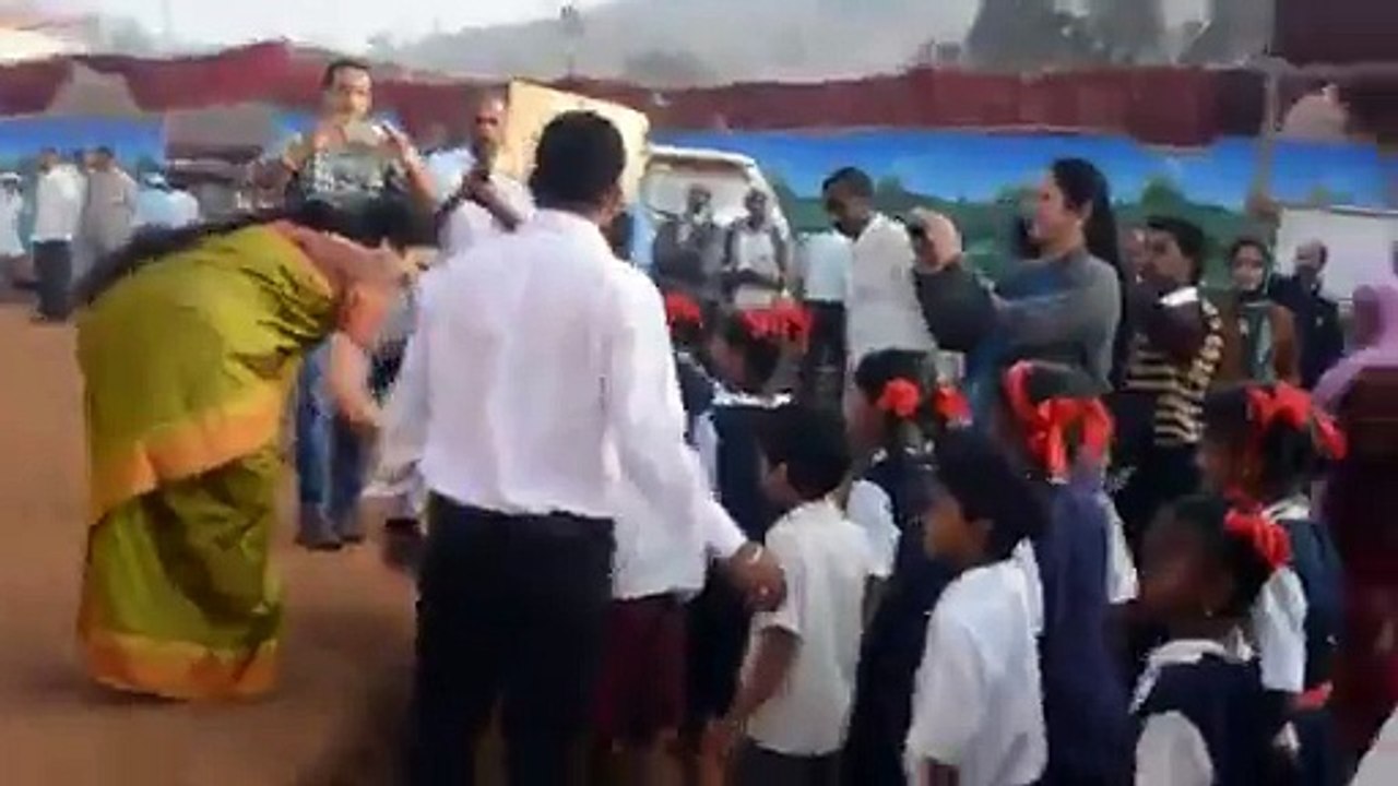 Kolhapur Medical & Healthcare Camp-Param Pujya Nandai & Suchit Dada Welcoming All Volunteers