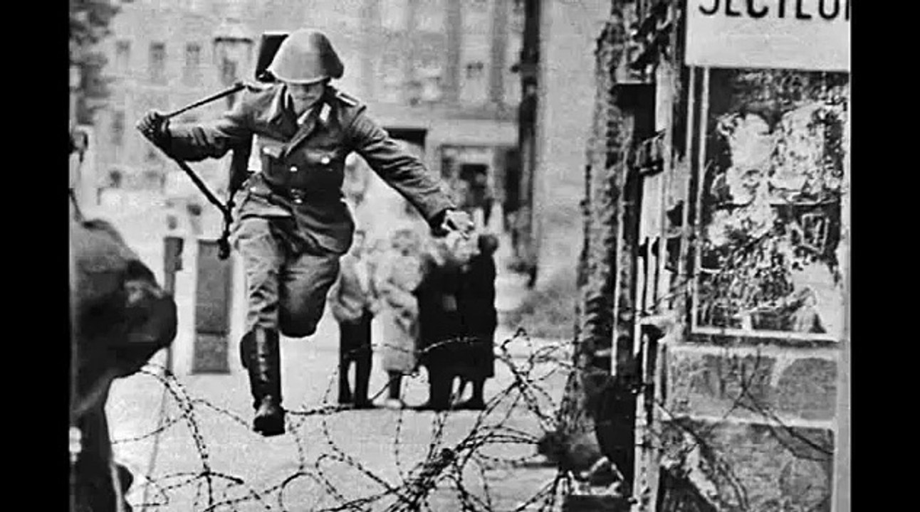 Conrad Schumann - BERLIN WALL