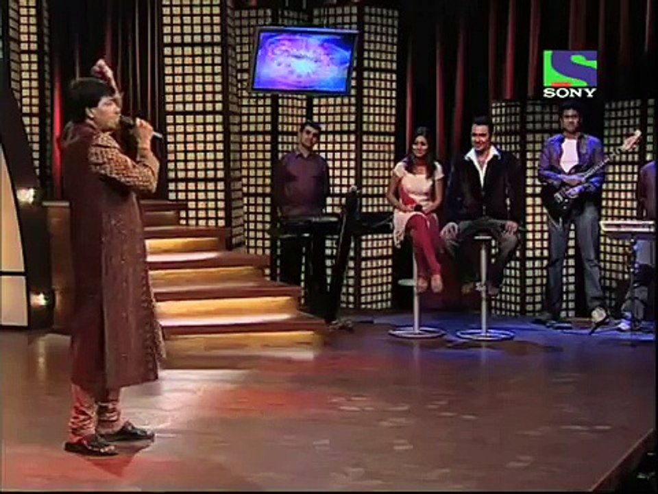 Albela enacts a comical skit based on the political scams- Comedy ka Badsshah -