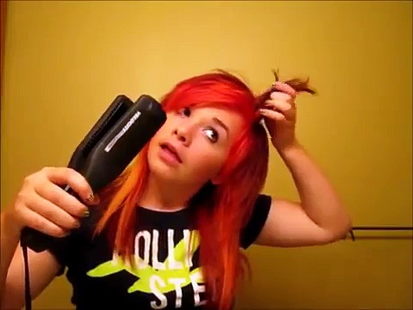 Hasil gambar untuk 3. Hayley Williams Medium Red Hairstyles: