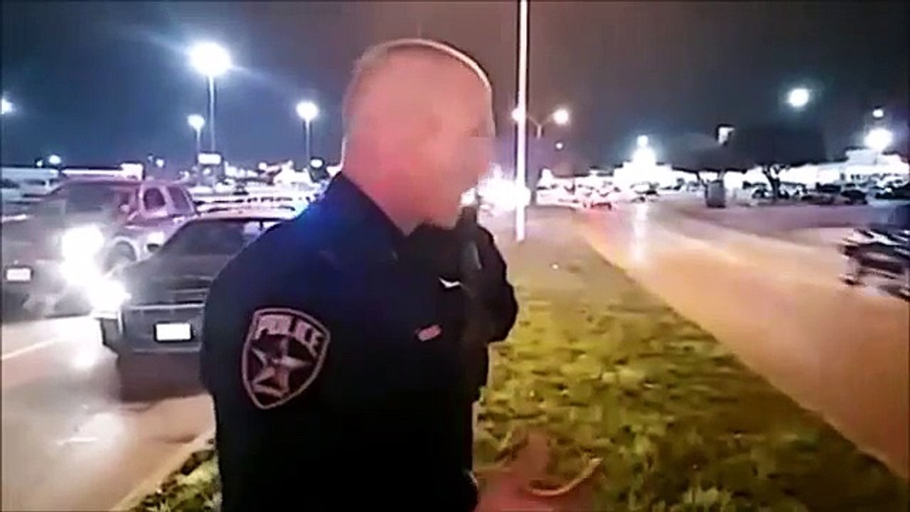 Cop Watchers Stand Up For Their Rights in Irving Texas. Cop Block.