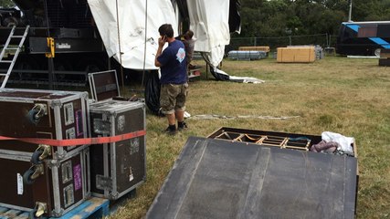 Montage de la grande scène au Bout du monde