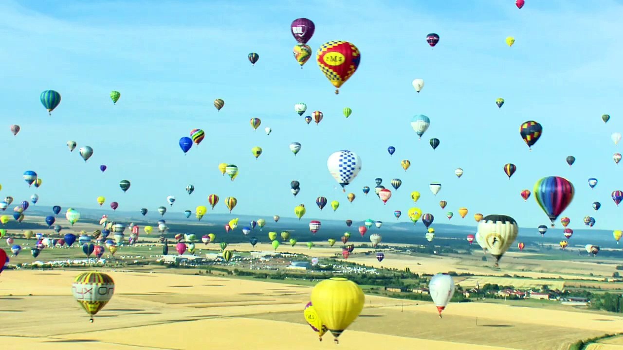 Schwebender Rekord: 433 Ballons füllen Frankreichs Himmel