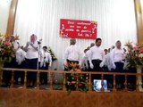 Iglesia ammiel-Los miembros en su poesia coral, aniversario 70 de la iglesia-2010.AVI