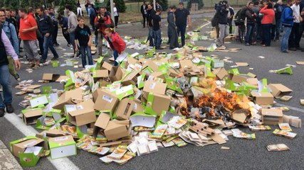 Un camion espagnol vidé de sa cargaison