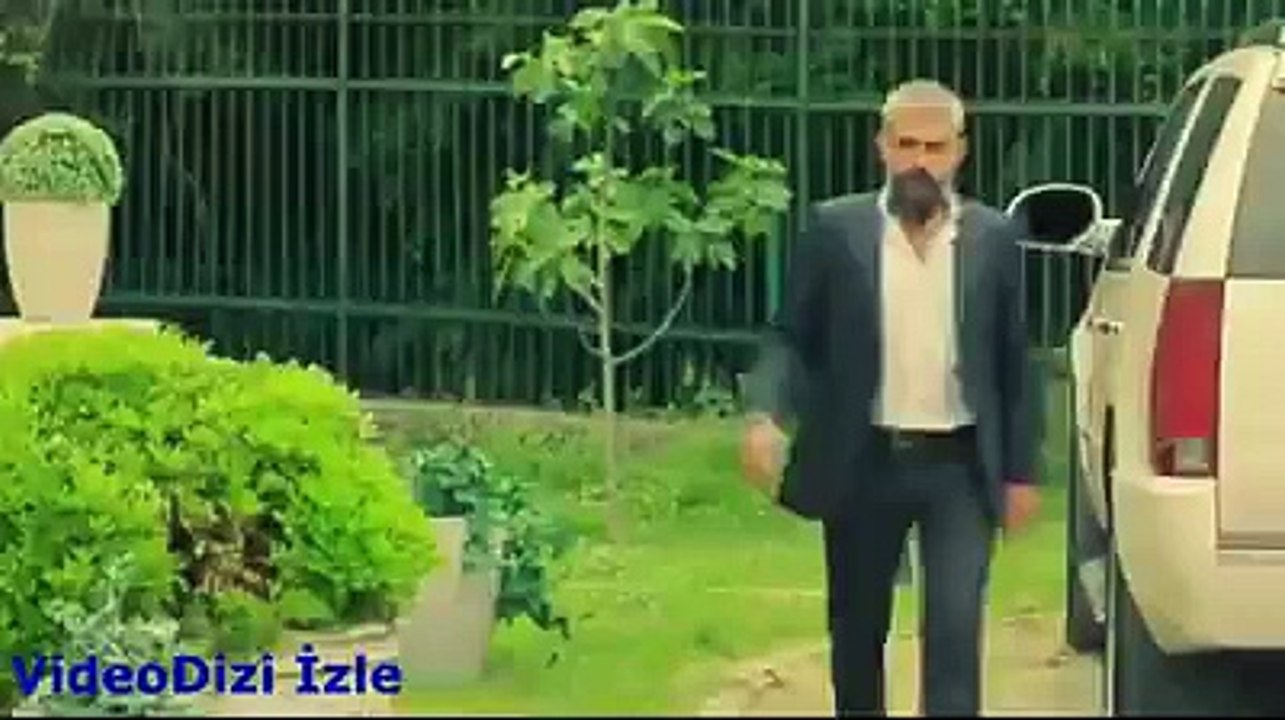Poyraz Kariyel Vine