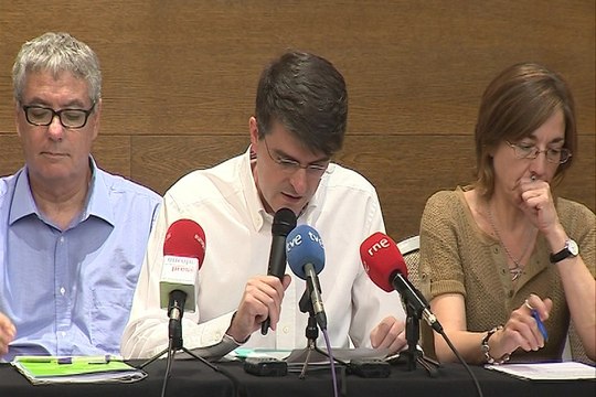 PSOE, Podemos y C's derogarán el decreto de autoconsumo