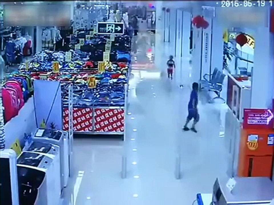 OMG!!! Kid Falls Off While Playing