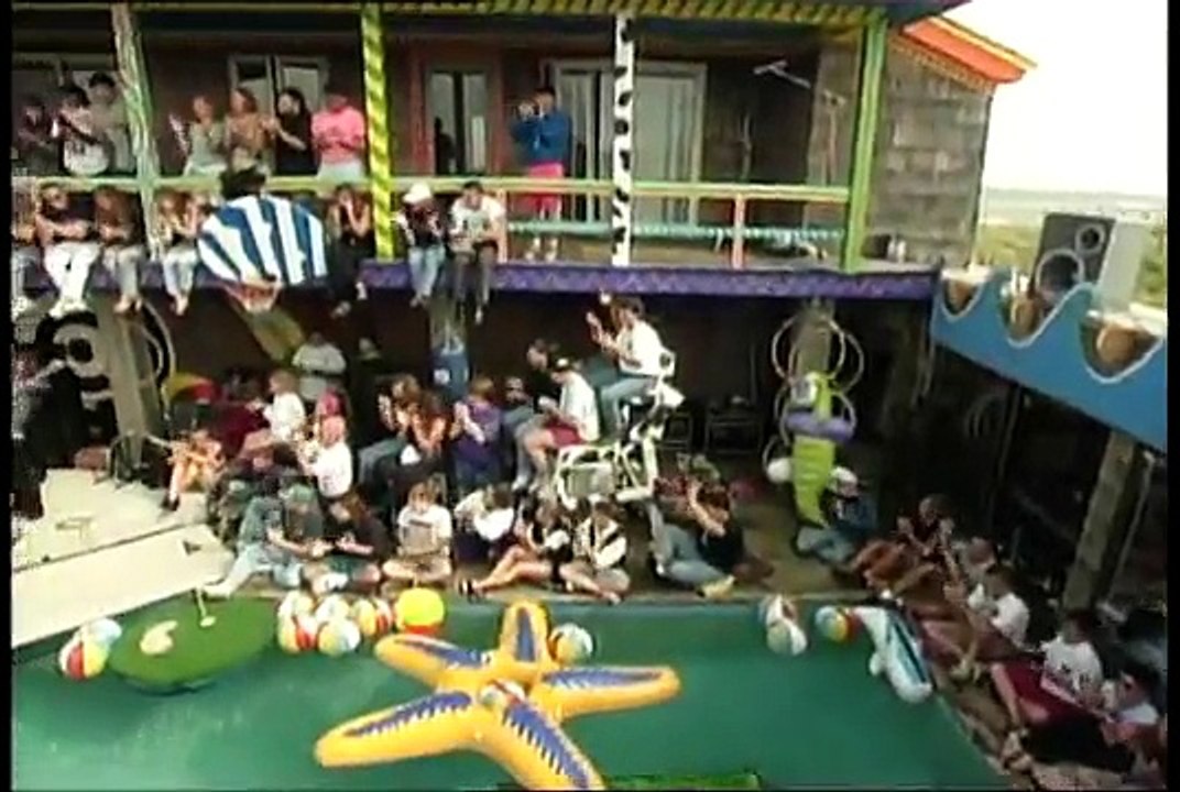 "Creep" Radiohead - Live at the MTV Beach House (1993)