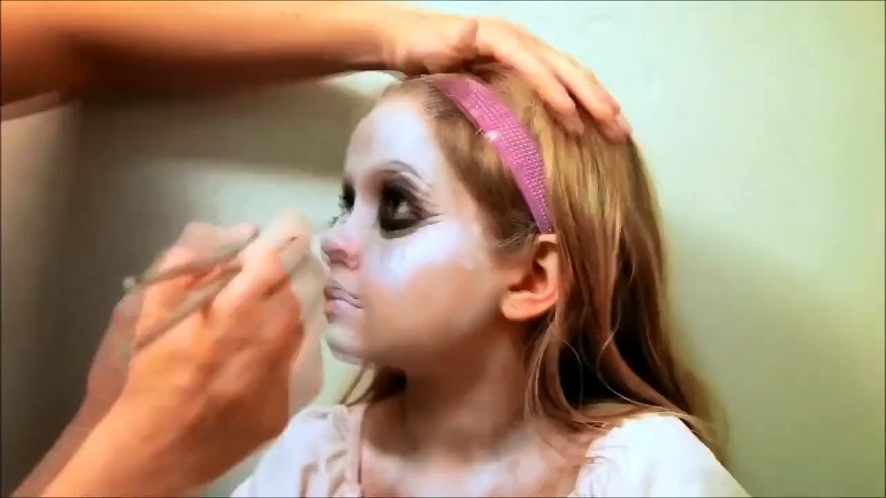 Super Halloween Make Up Zombie-Ghost Tutorial