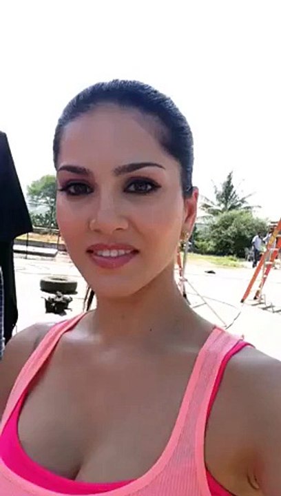 Sunny loene at her shoot 