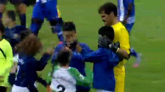 Fans selfie Iker Casillas Schalke 04 0-0 FC Porto 27.07.2015