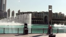 DUBAI MALL WATER FOUNTAIN SHOW - World's largest dancing fountain