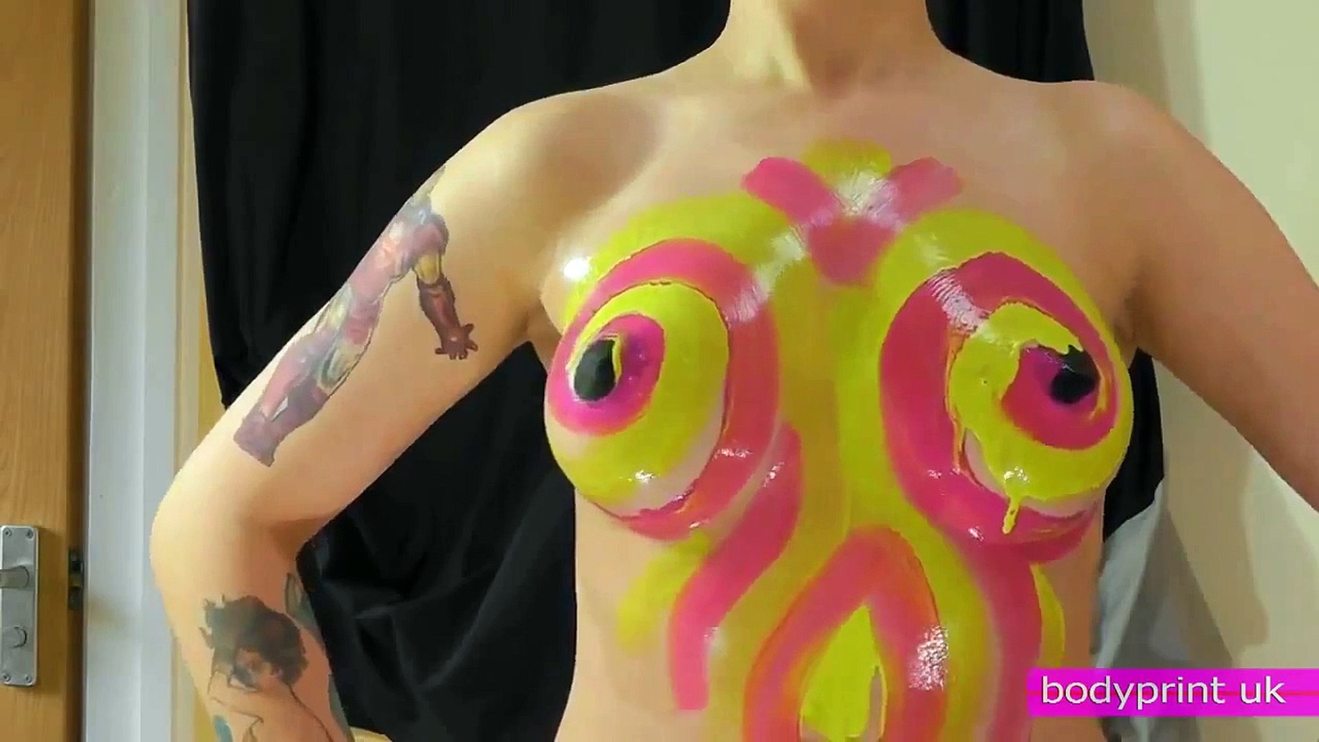 stacey nude upper torso bodypainting HD - video Dailymotion