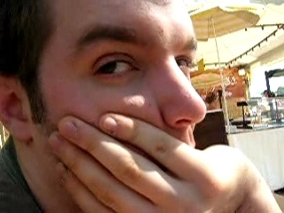 seb paye une clope!!!!!