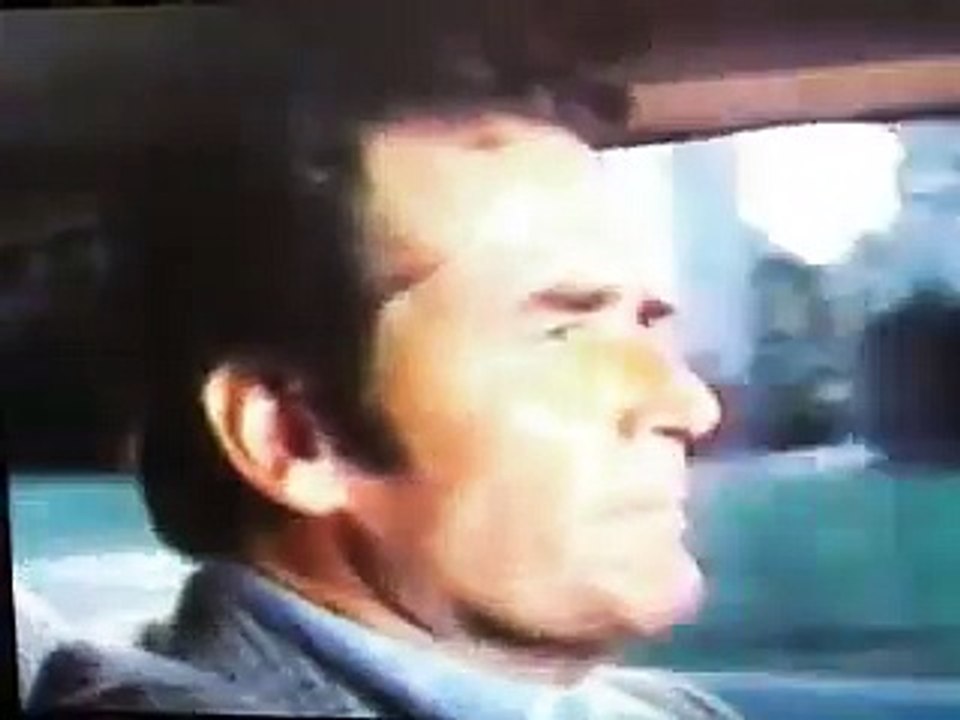 Rockford Files - Rockford embarrases Souped Vette @ 1:07