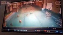 Kid nearly drowns in a Chinese pool